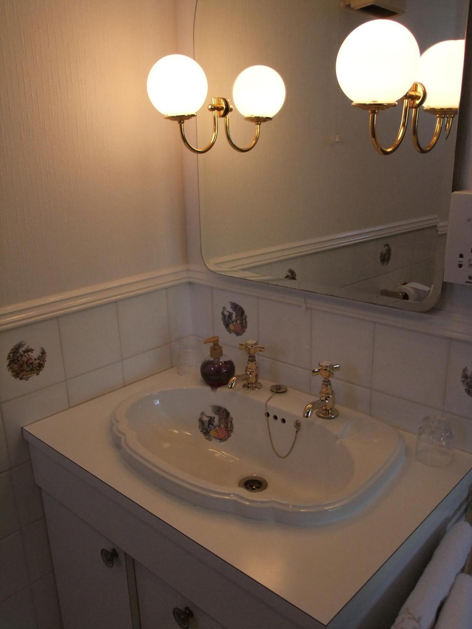 Erw-Lon Farm Bed & Breakfast Pontfaen Rom bilde