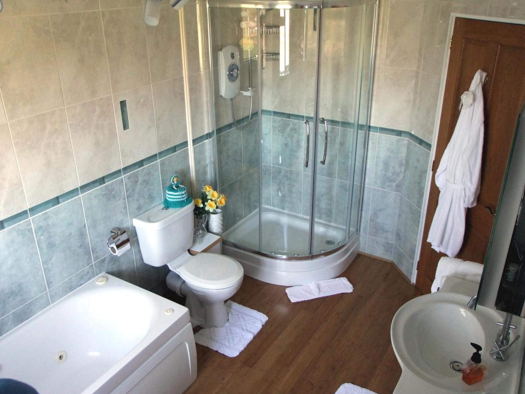 Erw-Lon Farm Bed & Breakfast Pontfaen Rom bilde